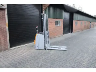 Still exv16 stapelaar nieuwe accu elektrische triplex freelift