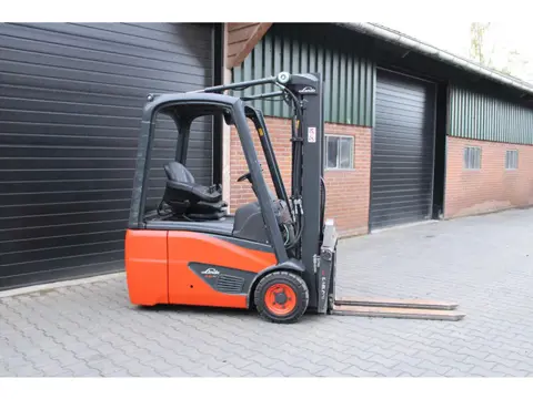 Linde E16 heftruck elektrische triplex sideshift lepelverstelling