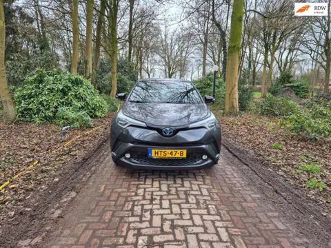 Toyota C-HR 1.8 Hybrid Business Intro