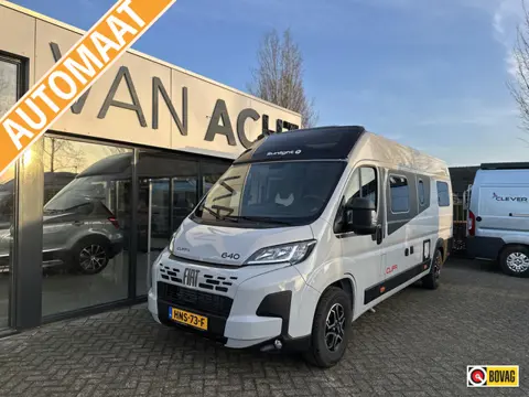 Sunlight Cliff 640 X Automaat en Busbiker