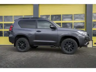 Toyota Land Cruiser 2.8 D-4D-F Comfort High Roof Blind Van