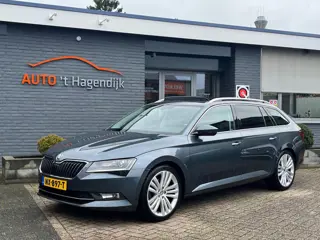 Skoda Superb Combi 1.4 TSI ACT AUT pano ACC 19" NAP NL-auto