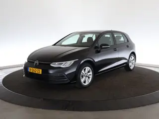 Volkswagen Golf 1.0 eTSI Life | Navi | Clima | PDC |*