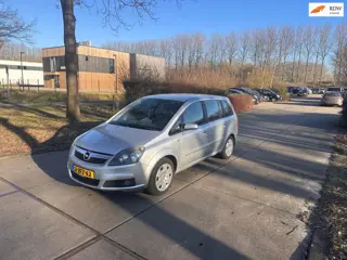 Opel Zafira 1.8 Essentia