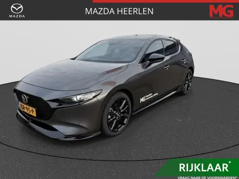 Mazda 3 2.0 e-SkyActiv-X M Hybrid 186 Nagisa | Rijklaar | Aero Pakket | All Season banden | BOSE |