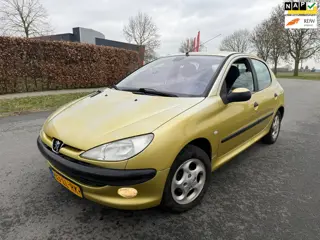 Peugeot 206 1.4 Gentry Premium NAP/APK 2-2027