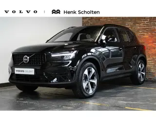 Volvo XC40 B4 Plus Dark | Trekhaak Semi-elektrisch | Adaptieve Cruise Control | Pilot Assist | Verwa