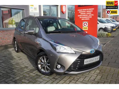 Toyota Yaris 1.5 Hybrid Design / Camera / Cruise control / Climate Control / Bluetooth / Navi