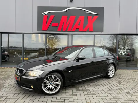 BMW 320i AUT 170PK M-Sport Xenon Alcantara Sportstoelen PDC
