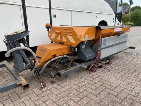 Natstooier Schuitemaker S2400 HSR Bouwjaar 2006 0.8 M3 natstrooier