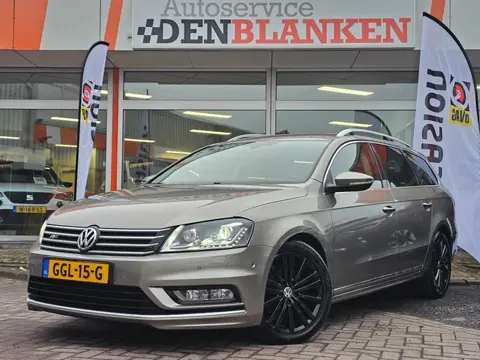 Volkswagen Passat Variant 2.0 TSI R-line Automaat BJ.2014 / Navi / Half Leder / Xenon / Camera / Pdc
