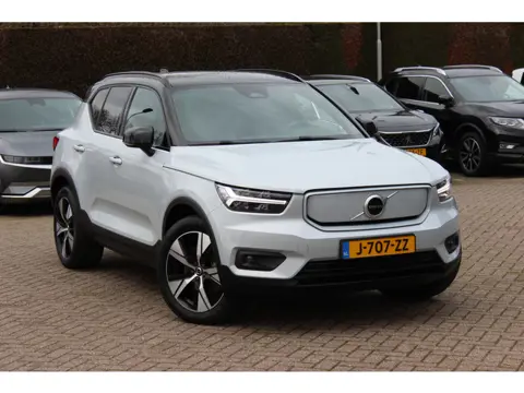 Volvo XC40 Recharge P8 AWD R-Design / SoH 92,4% / Trekhaak / Keyless / 19'' / Half leder / Stuur+Sto