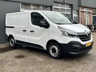 Renault Trafic 2.0 dCi L1H1 120pk Bouwjaar 11-11-2021 Airco Cruise controle 3-Persoons Telefoonverbi