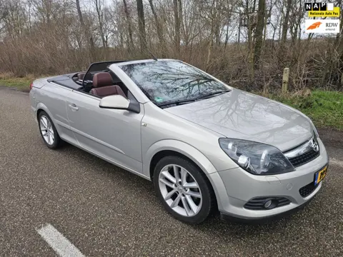 Opel Astra TwinTop 1.8 Cosmo