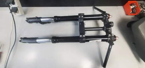 VOORPOTEN COMPLEET Aprilia RSV 1000 1998 - 2000
