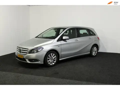 Mercedes-Benz B-klasse ,trekhaak,parksensor vol in opties! Nwe APK en afleveringsbeurt inclusief! Ga