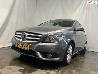 Mercedes-Benz B-klasse 180 - Schade - Koppakking Lek