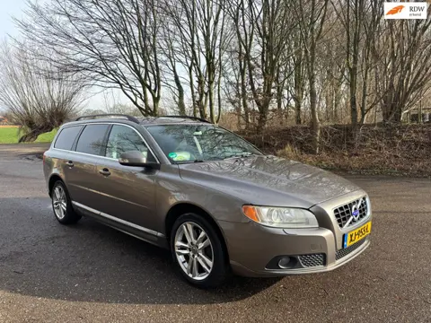 Volvo V70 2.5 FT Summum |Automaat | APK 03-2027