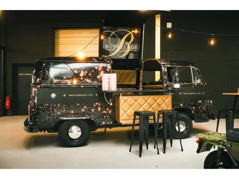 Volkswagen T2 Exclusieve champagnebar | Oldtimer | Iconisch lifestyle-object