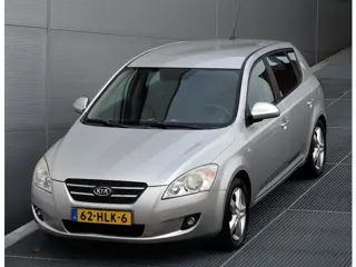 Kia cee'd 2.0 X-CLUSIVE | FULL OPTIONS | EERSTE EIGENAAR | LEER | TREKHAAK 1500KG | PDC | ALL IN RIJ