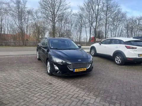 Ford Focus 1.0 EcoBoost Hybrid Trend Edition Business CAMERA CRUISE CARPLAY