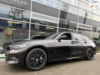 BMW 3-serie Touring 330e Sport Line
