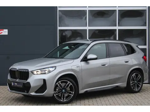 BMW X1 XDrive30e M-Sport Shadow | Pano | ACC | Memory | Massage | HUD | HK | Elek. Trekhaak