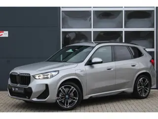 BMW X1 XDrive30e M-Sport Shadow | Pano | ACC | Memory | Massage | HUD | HK | Elek. Trekhaak