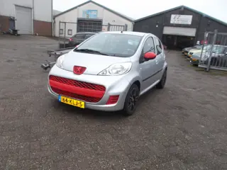 Peugeot 107 1.0-12V Sublime 5 drs airco lm velgen