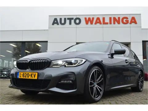 BMW 3 Serie Touring 318i M Pakket Laser licht! | Leer | Carplay | Stoelverw | Camera | Zeer Mooi en 
