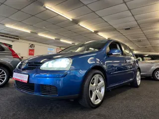 Volkswagen Golf 1.6 FSI Optive 3. Nieuwe apk, 5-drs, xenon, cruise/climate control en meer!