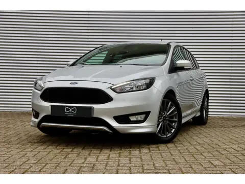 Ford Focus 1.0 ST-Line | NIEUWE DISTRIBUTIE | CAMERA | NAVIGATIE | CRUISE | AIRCO