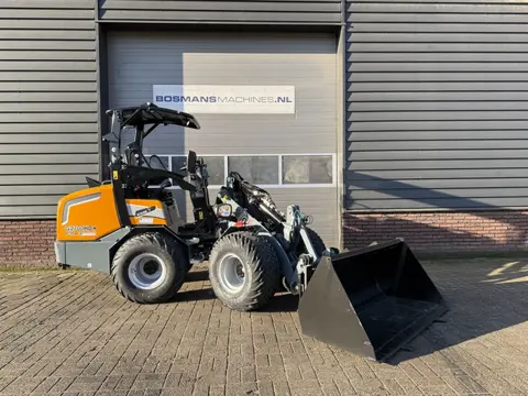 Giant G2700 X-TRA HD+ shovel / kniklader NIEUW