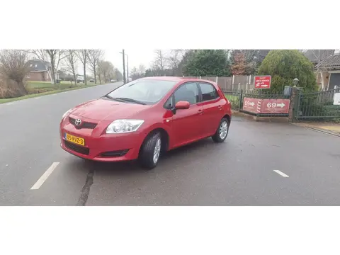 Toyota Auris 1.4-16V Terra