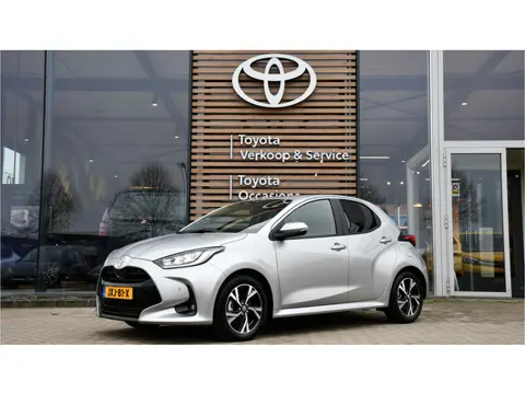 Toyota Yaris 1.5 Hybrid 115 Dynamic Limited 116pk Automaat | Stuur/stoel verwarming | Parkeersensore