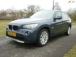 BMW X1 sDrive20i airco,xenon,trekhaak,6versn.