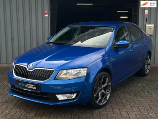 Skoda OCTAVIA 1.2 TSI Greentech Businessline Bluetooth l Cruise Control