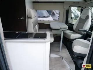 Karmann Davis 620, 9-Traps Automaat, Lengtebedden, Skyroof