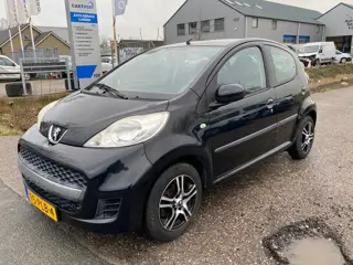 Peugeot 107 1.0-12V Millesim 200