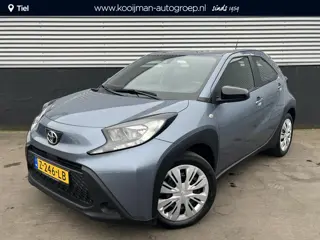 Toyota Aygo X 1.0 VVT-i MT Play Navigatie Apple CarPlay/Android Auto, achteruitrij camera, adaptieve