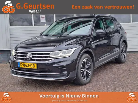 Volkswagen Tiguan 1.5 TSI Elegance Trekhaak, IQ Light, Apple Carplay/Android Auto, Stoel/Stuur verwa