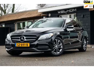 Mercedes-Benz C-klasse 180 Ambition Schuifdak I Led I Trekhaak I Leder I Sportstoelen I Cruise I NL 