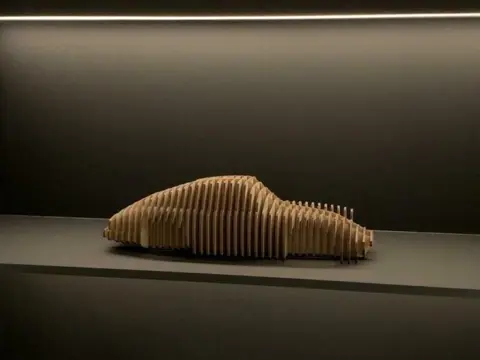 Decoratief object - Sculptuur van het beroemde silhouet van