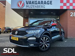 Volkswagen T-Roc 1.5 TSI Style // BEATS AUDIO // TREKHAAK // NAVI // PDC // ADAPTIVE CRUISE // APPLE