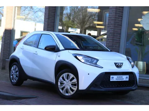 Toyota Aygo X 1.0 VVT-i MT Play Navi Carplay Camera