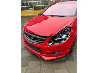 Opel Corsa 1.6-16V GSI VOOR EN ACHTERSCHADE HANDELSPRIJS
