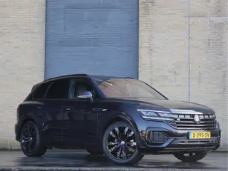 Volkswagen Touareg 3.0 V6 TDI R-Line 4Motion | Massage | Luchtvering | HUD |  Matrix | ACC | Achtera