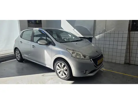 Peugeot 208 1.2 VTi Envy