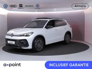 Volkswagen Tiguan 1.5 eHybrid R-Line Edition 272 pk Automaat (DSG) | Navigatie | Panoramadak | Parke