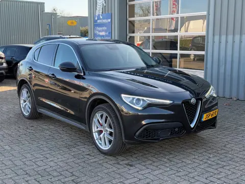 Alfa Romeo Stelvio 2.0 T AWD 280PK | Pano | Memory